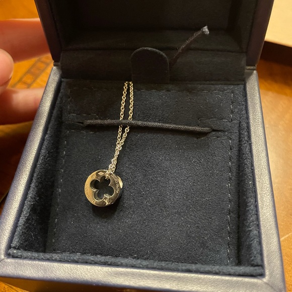 EMPREINTE PENDANT, WHITE GOLD - Picture 4 of 5